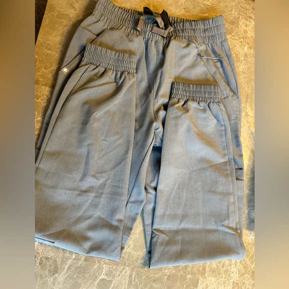 CHARLOTTE 21 POCKET SLIM SCRUB PANTS - Picture 3 of 10